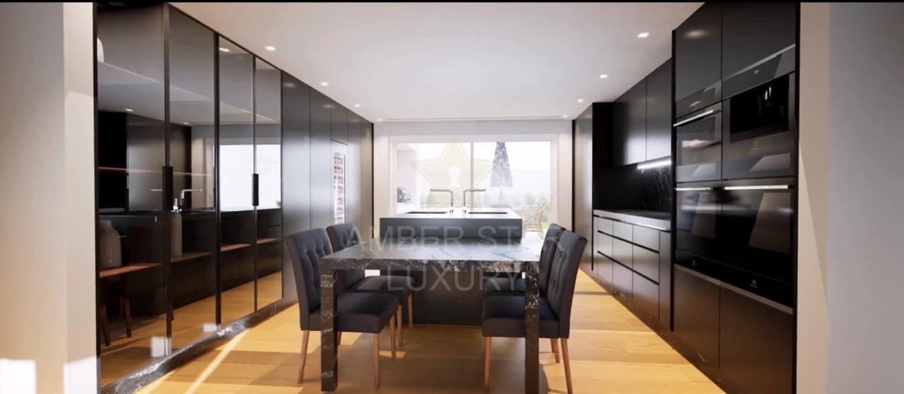 Four-bedroom detached house with elevator, Praia da Areia Branca, first line 7