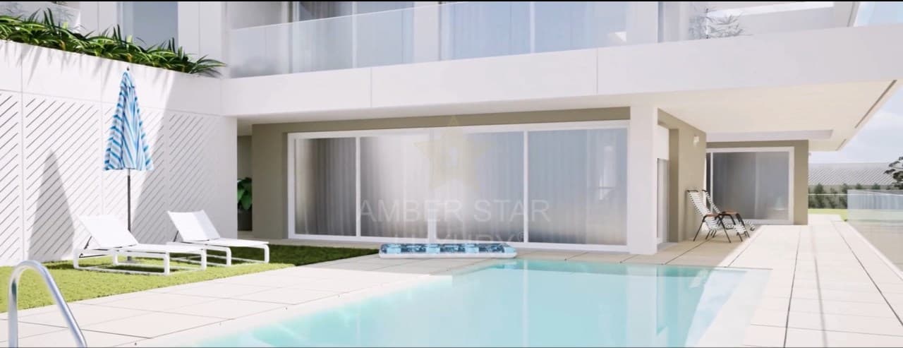 Four-bedroom detached house with elevator, Praia da Areia Branca, first line 8